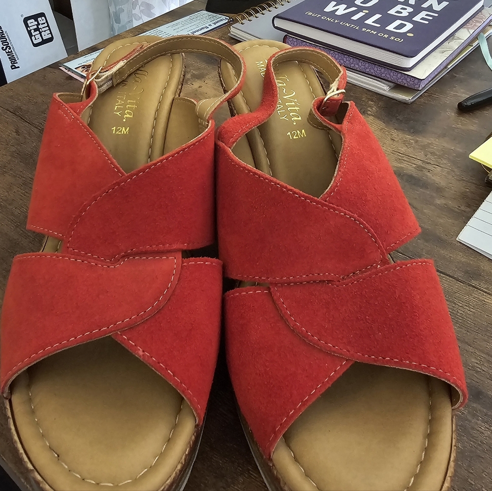 Red Sandals - Picture 3 of 4